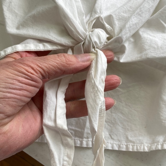 beachlunchlounge Off the Shoulders  Blouse with Red Embroidery - Picture 5 of 9